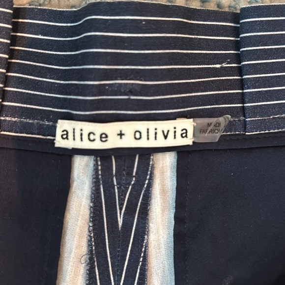 Alice and Olivia navy and white stripe short - Picture 5 of 5